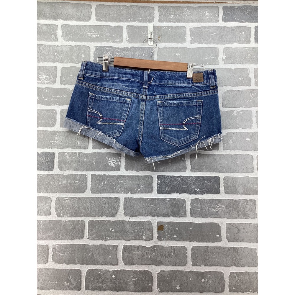 American Eagle Women 6 Denim Shorts Medium Wash Low Rise Raw Hem Frayed Cotton - Picture 3 of 8